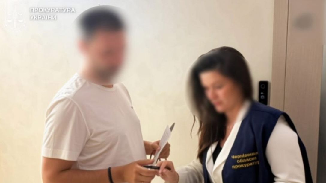 RazomUA - Тендер на 105 млн — і переможець із дорожчою ціною: ексдиректор департаменту митниці отримав підозру у розтраті