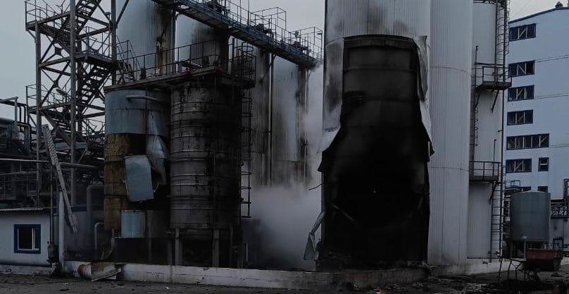 RazomUA - Angriff auf die Häfen „Pivdennyi“ und „Chornomorsk“: beschädigte Lagertanks und ein Getreideschiff — was das für die Logistik der Ukraine bedeutet