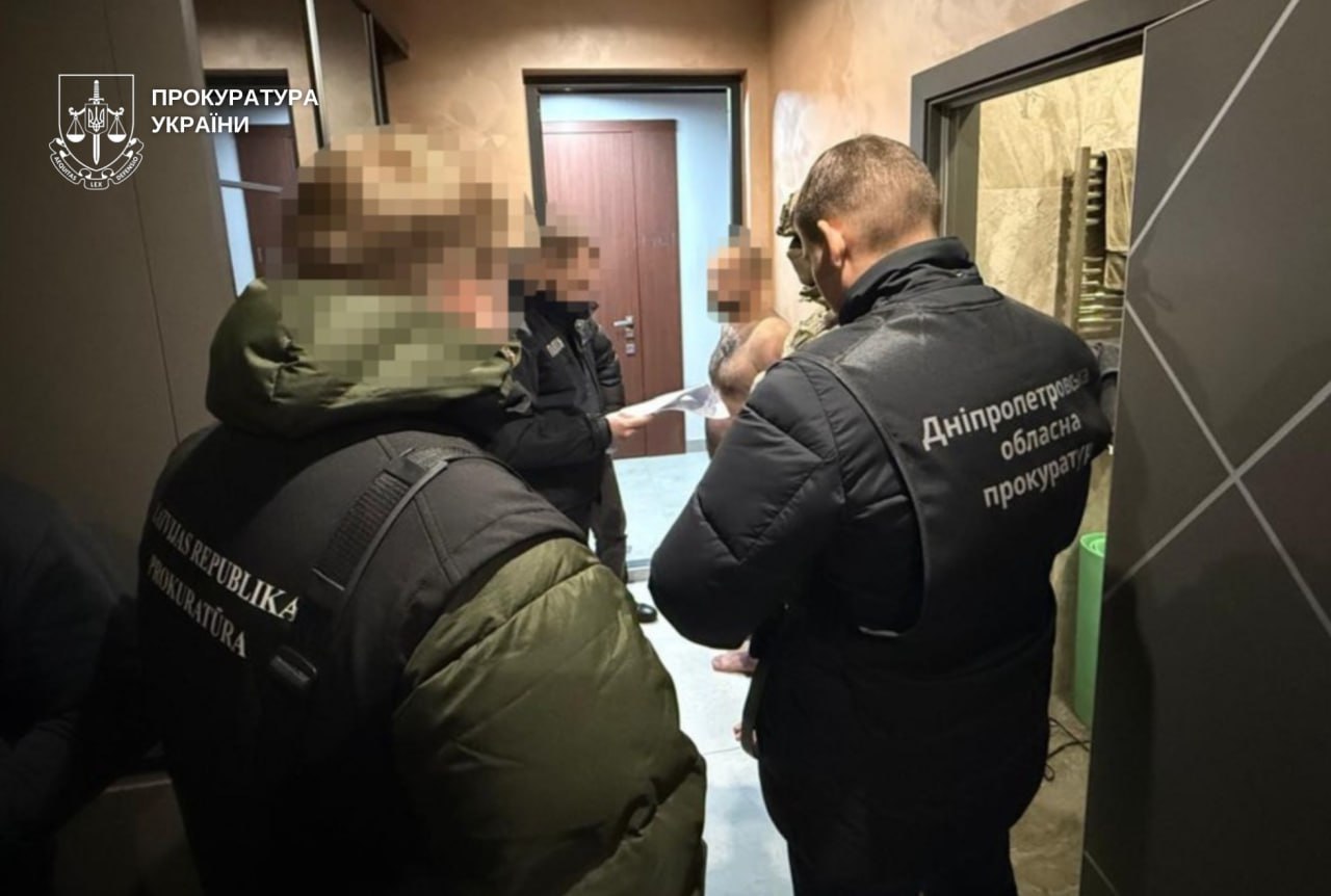 RazomUA - В Днепре раскрыли международную криптосхему: европейцев обманули на более чем 8 млн грн — 11 подозреваемых