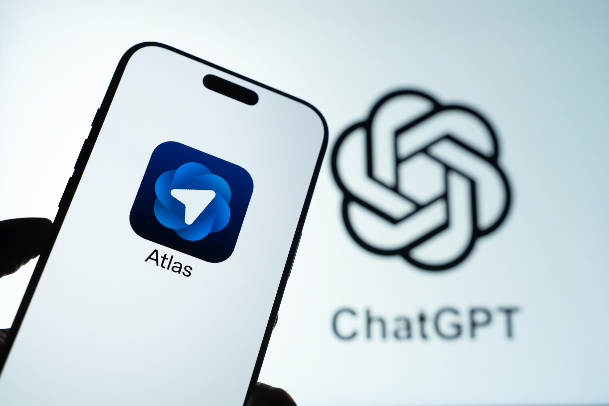 RazomUA - AI Browsers Atlas and Comet Have Not Yet Displaced Chrome and Safari