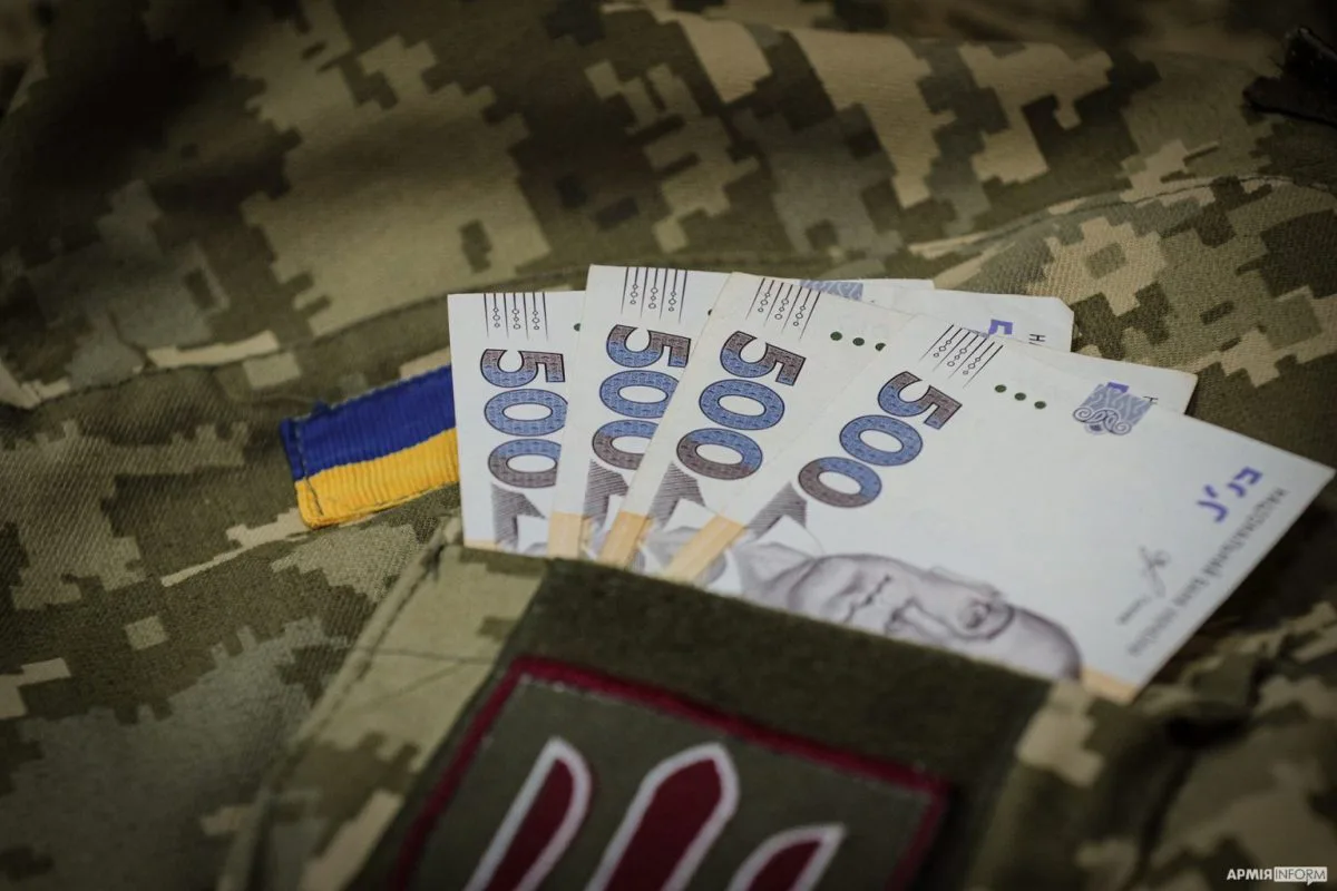RazomUA - Рекордні 4,37 трлн грн на оборону: що змінить для військових новий бюджет — і чого в ньому нема