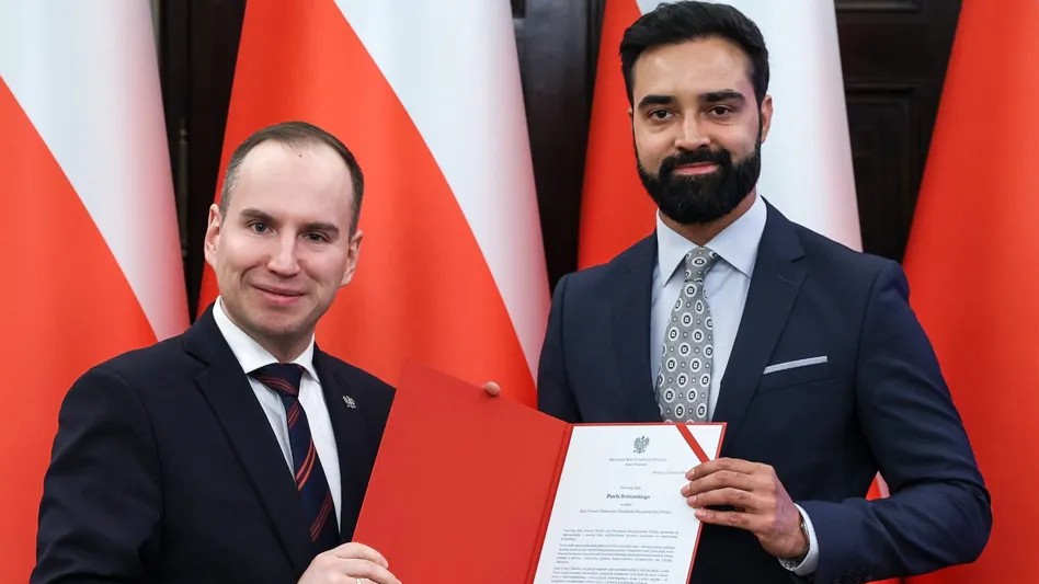 RazomUA - Польский президент призвал не верить дронам-фейкам — и назначил в антидезинформационный совет автора этих фейков