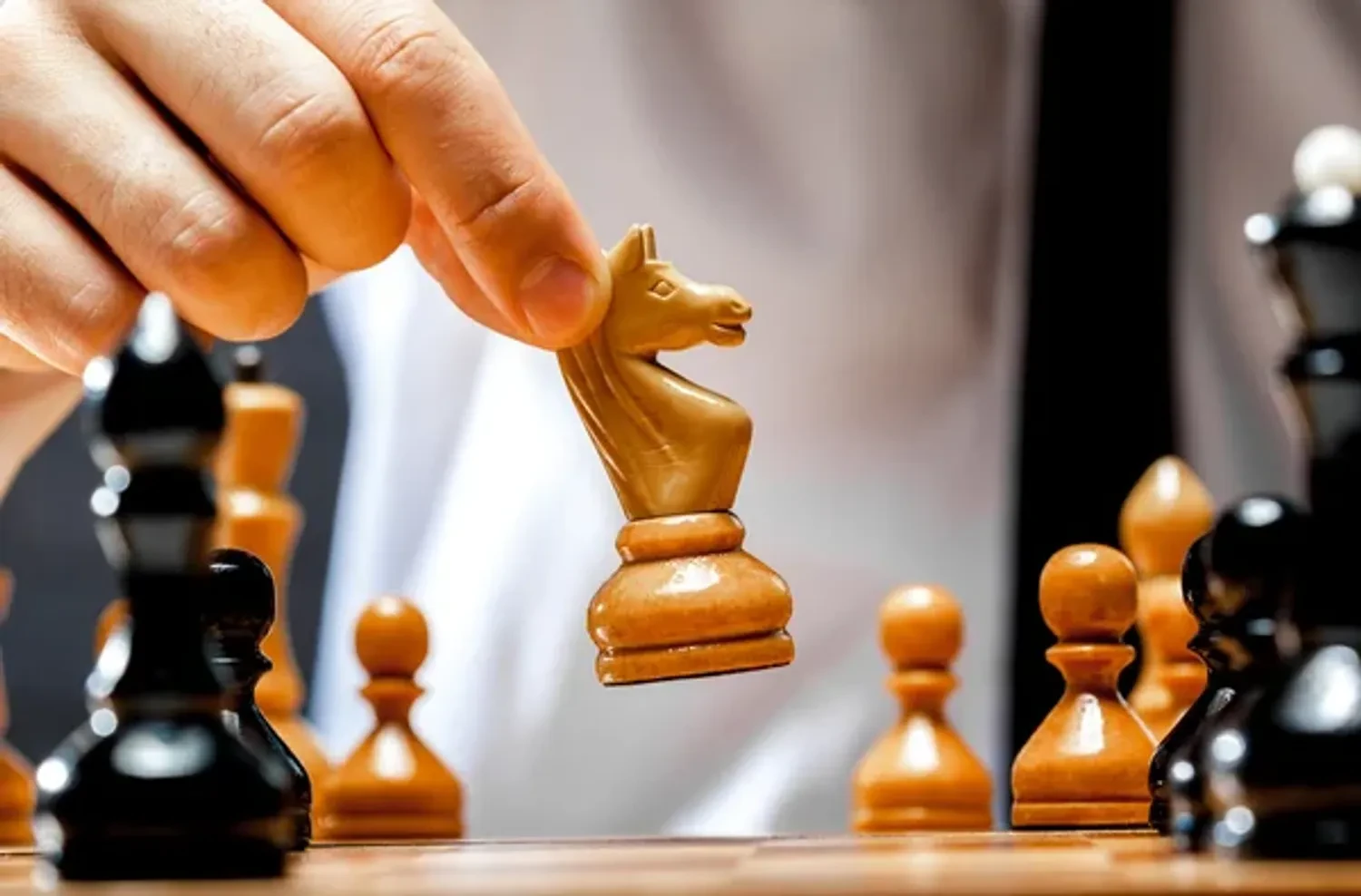 RazomUA - FIDE erlaubt russischen und belarussischen Schachspielern, unter ihrer Flagge und mit ihrer Hymne anzutreten