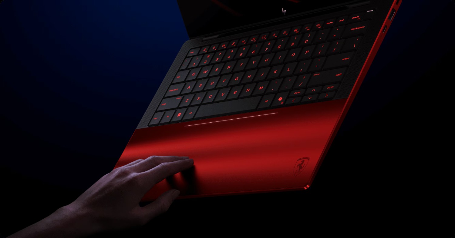 RazomUA - HP продала Ferrari-ноутбук фанатам F1 — і це перший продукт із дворічного партнерства, яке ніхто не помітив