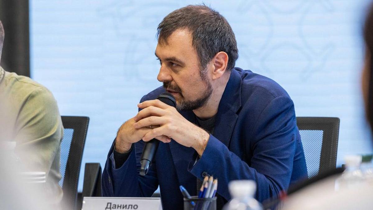RazomUA - Stellvertreter des Sparkassenchefs — 9,2 Millionen pro Monat. Hetmanzew fordert Kabinett auf, Zahlungen in Staatsbanken zu stoppen