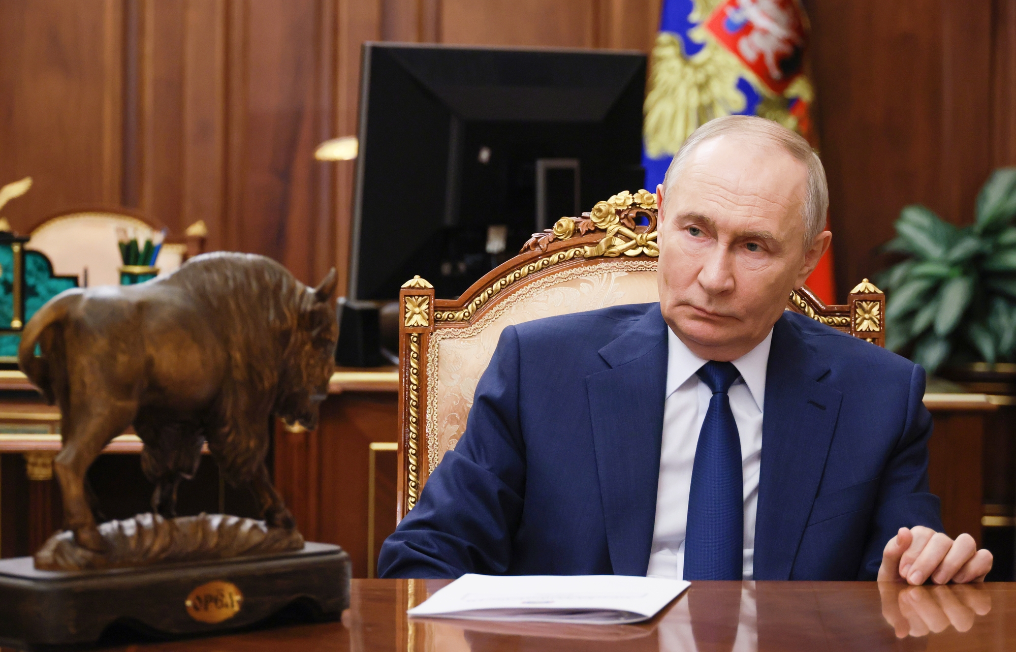 RazomUA - NYT: Путин верит в победу — почему это усиливает ставку на Донбасс и инфраструктуру