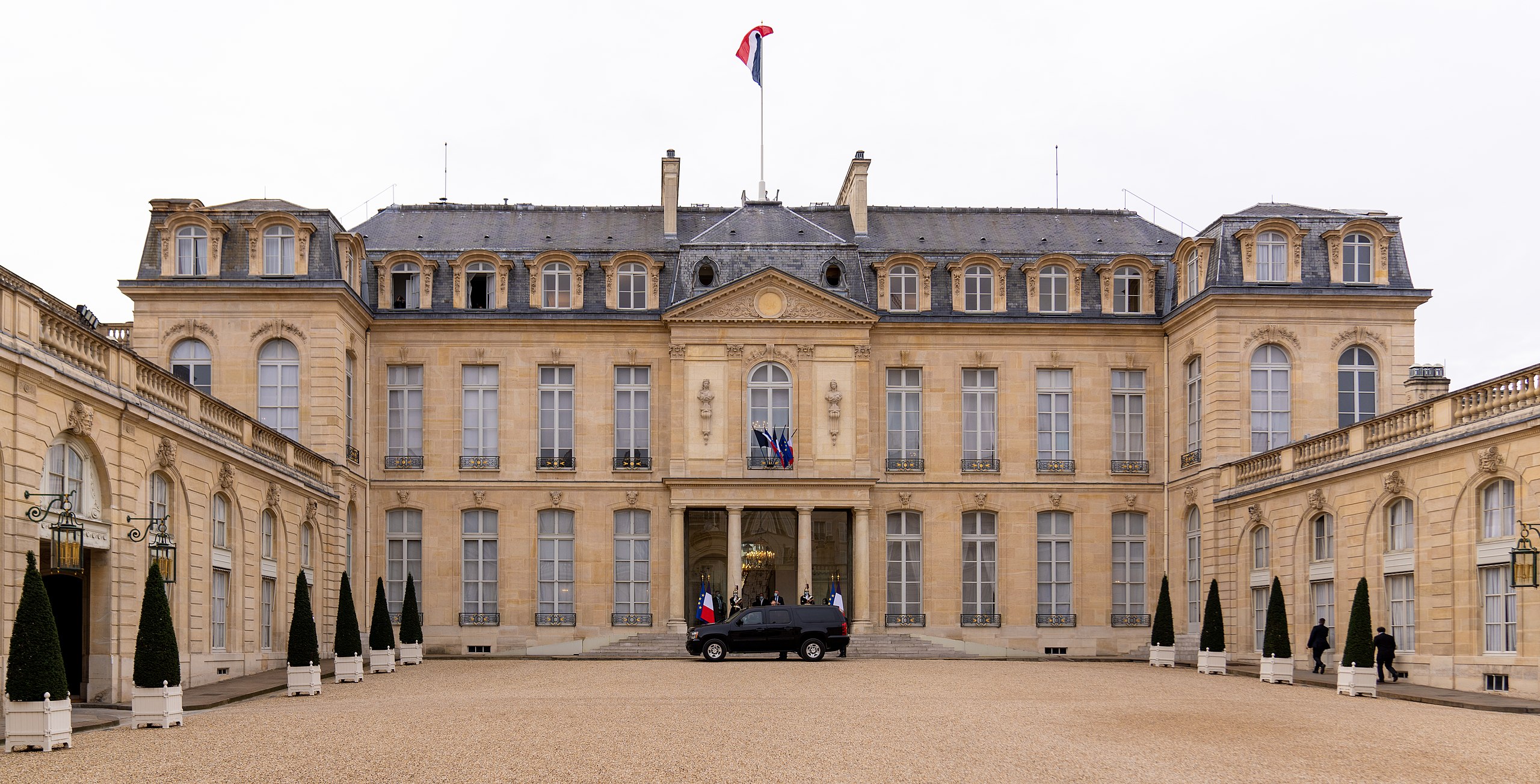 RazomUA - Security Guarantees or an "Iron Wall": Paris Agrees to Deploy Multinational Forces in Ukraine
