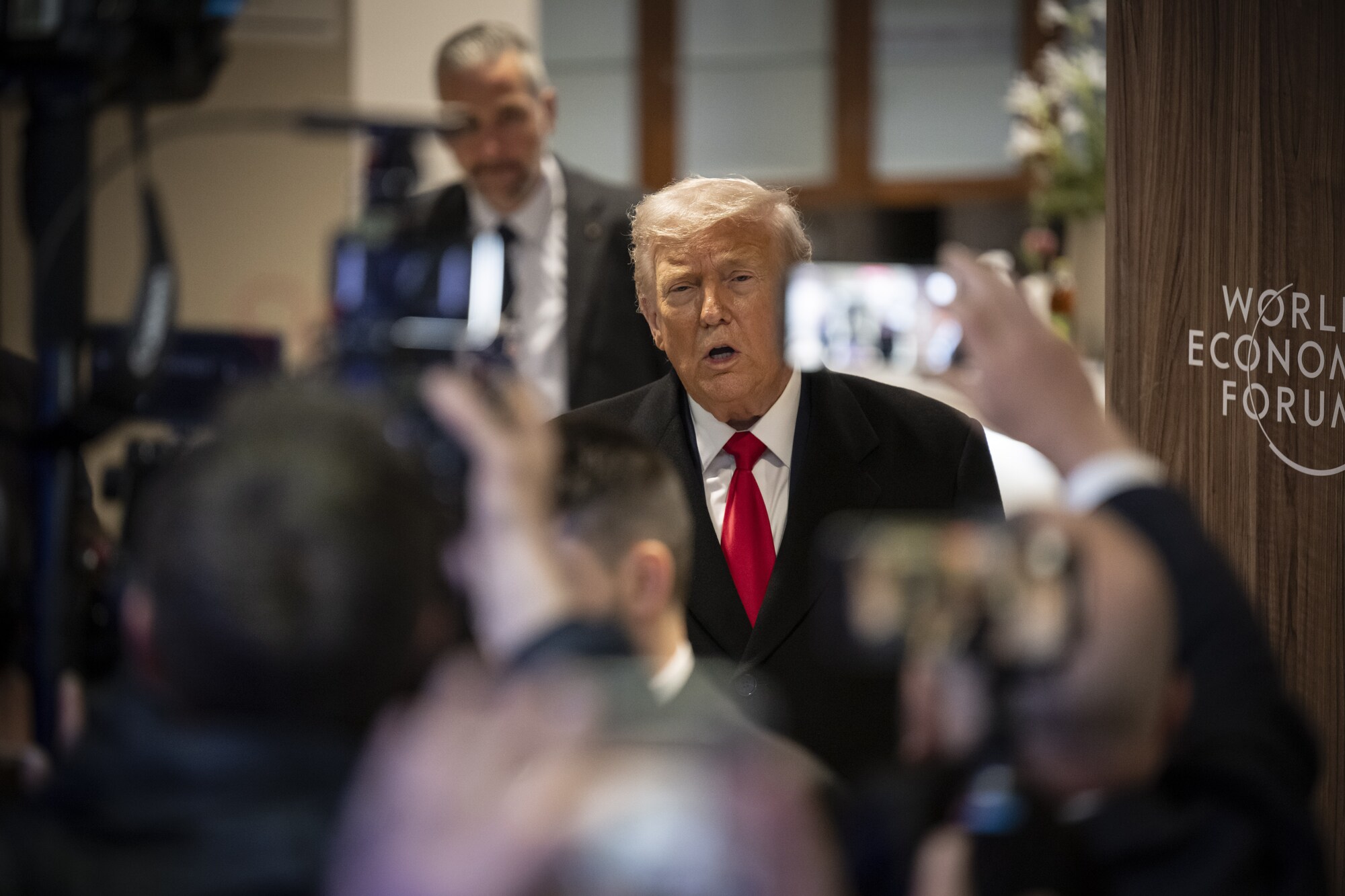 RazomUA - Trump Delays Tariffs on Allies Over Agreement on Greenland and the Arctic