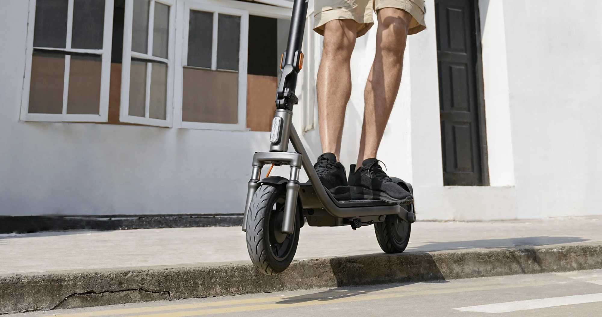 RazomUA - Xiaomi Electric Scooter 6 Lite — the lightest in the lineup with a range of up to 25 km