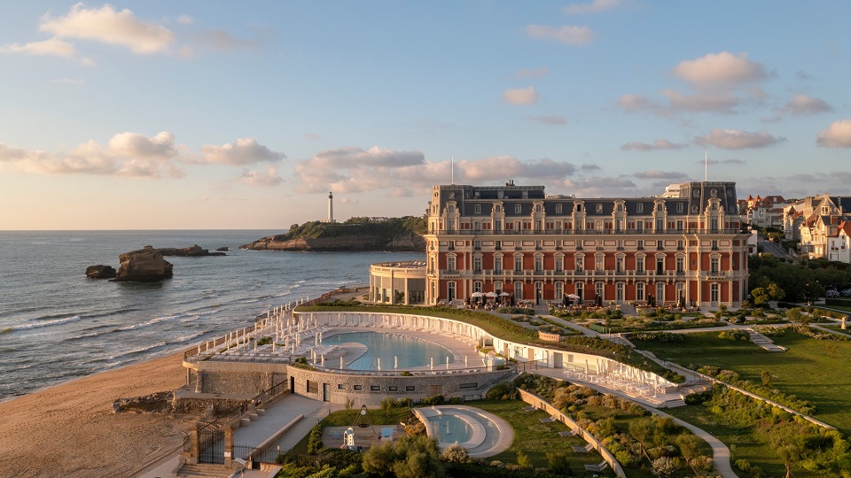 RazomUA - Frankreich entzieht drei Hotels den Palace-Status – und zeigt erstmals, dass dieser Titel nicht lebenslang ist