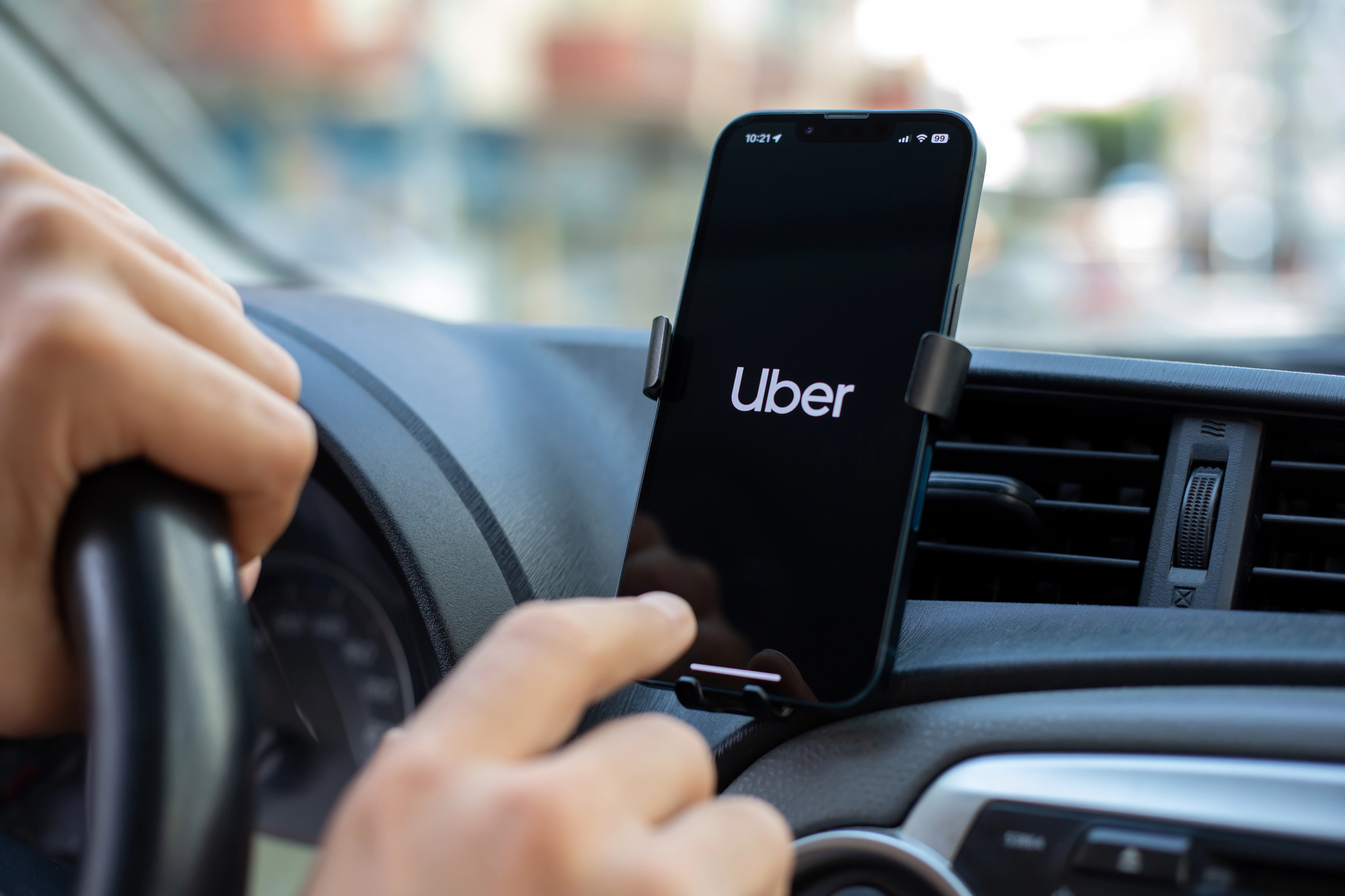 RazomUA - ИИ‑двойник генерального директора Uber: как «Dara AI» меняет принятие решений и что это означает для украинских инженеров