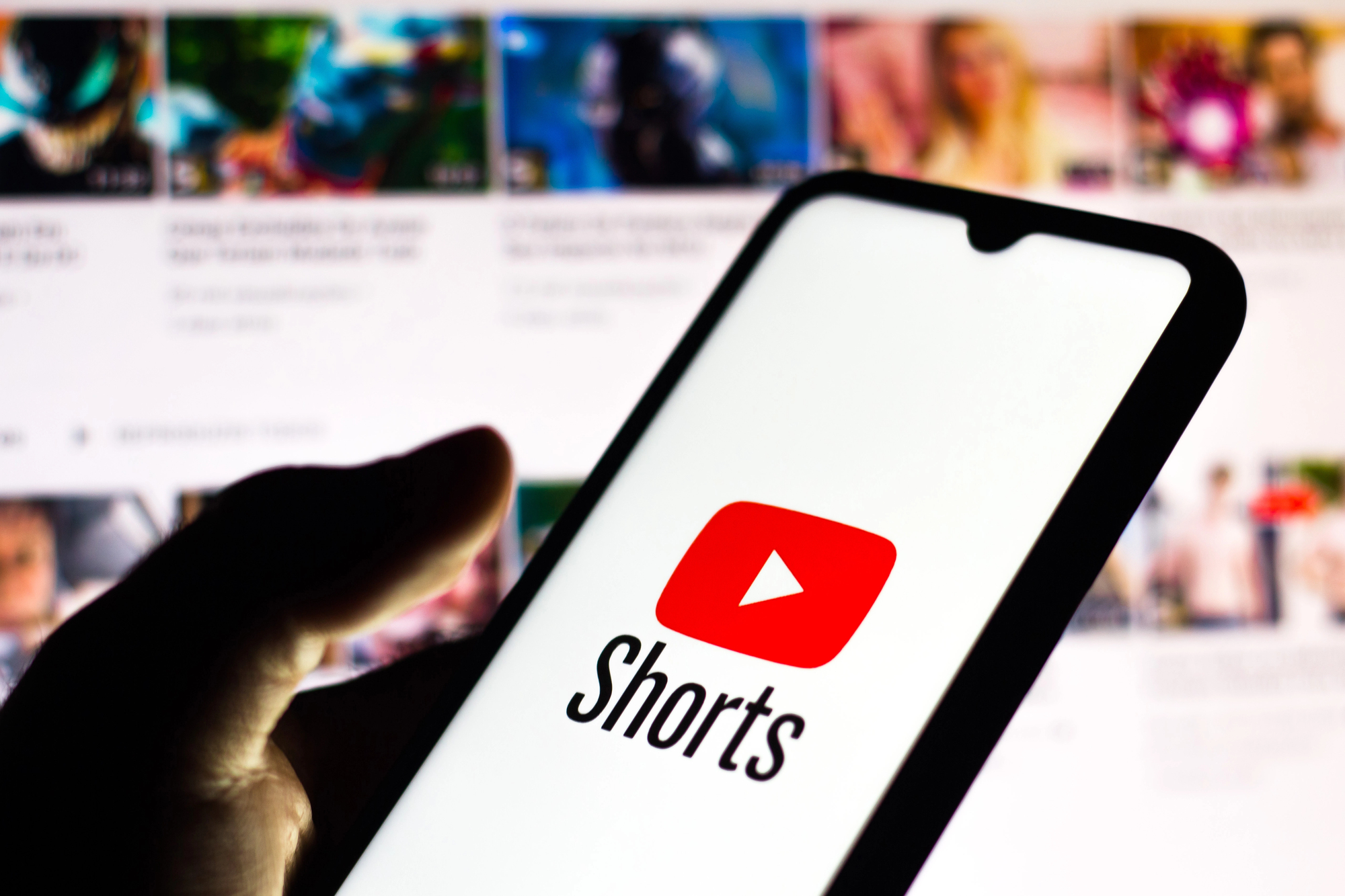 RazomUA - YouTube удаляет дизлайк из Shorts — и это не об эстетике