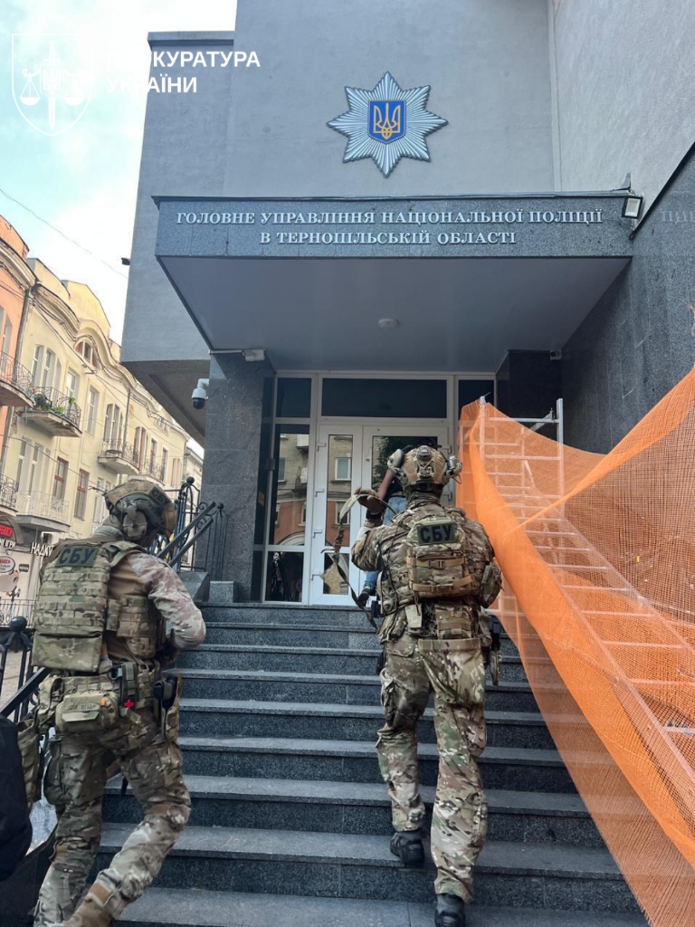 RazomUA - $20 000 на місяць за мовчання: як водій МВС координував хабарі для топполіцейських трьох областей