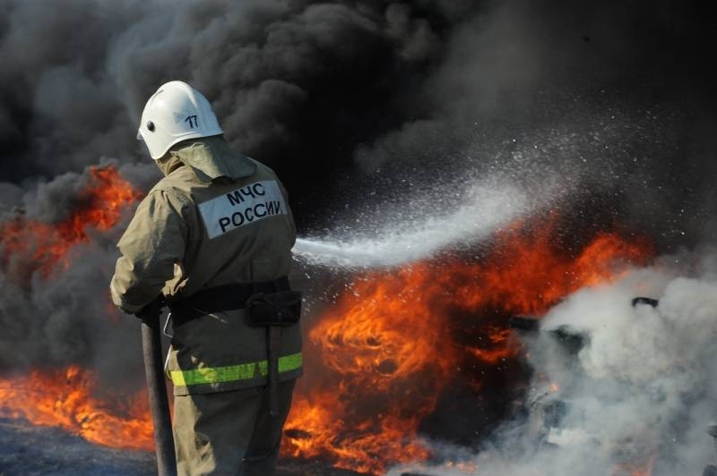 RazomUA - Strike on oil depot in Belgorod region: storage tanks damaged, warehouse near Donetsk also hit