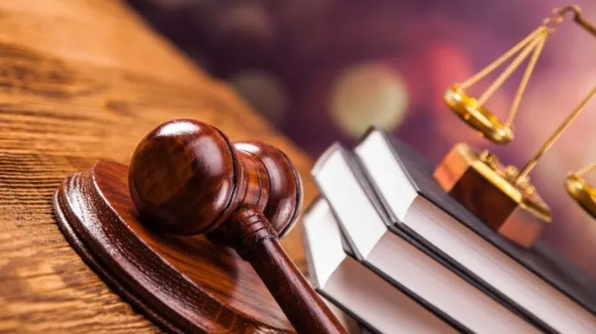 RazomUA - À Kyiv, devant la justice : un déserteur qui a soutiré 5 500 dollars à la femme d'un mobilisé