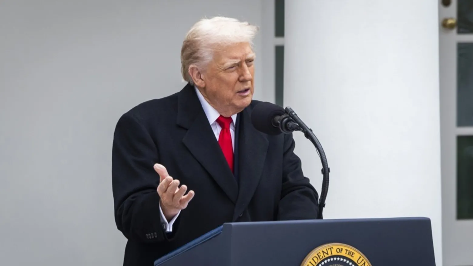 RazomUA - Трамп заявив про триваючу корупцію в Україні під час коментарів щодо мирних перемовин