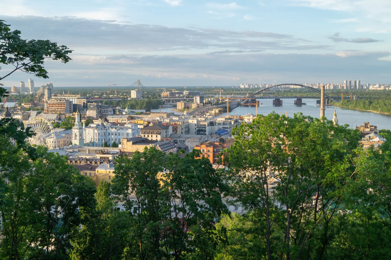 RazomUA - Вихідні з донатом: як Київ проводить перші літні дні між косплеєм і зборами на ЗСУ
