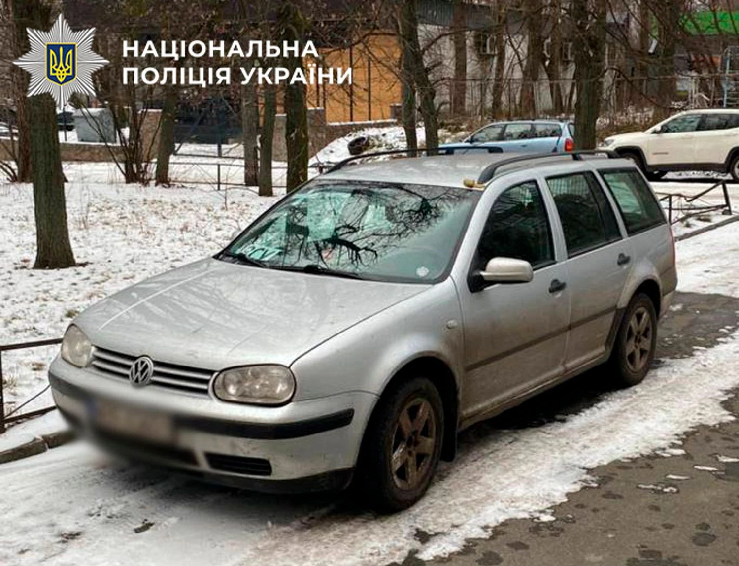 RazomUA - Макет «пелюстки» на даху авто в Києві: поліція склала протокол — чому це небезпечно