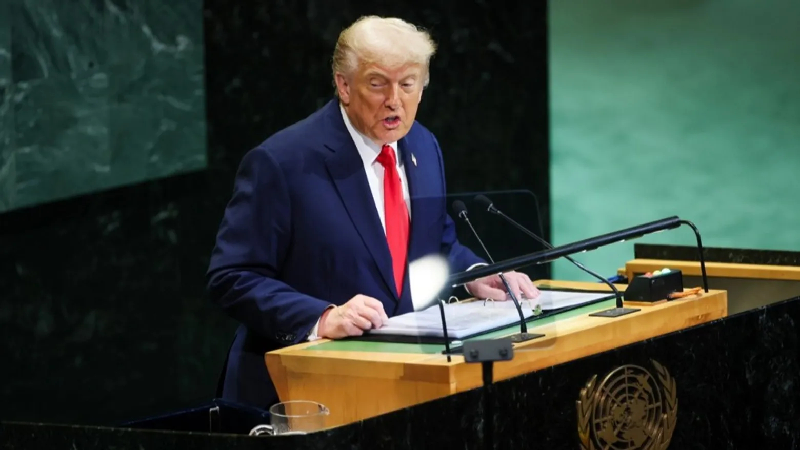 RazomUA - Trump suggested 6G could let people "see skin" on air