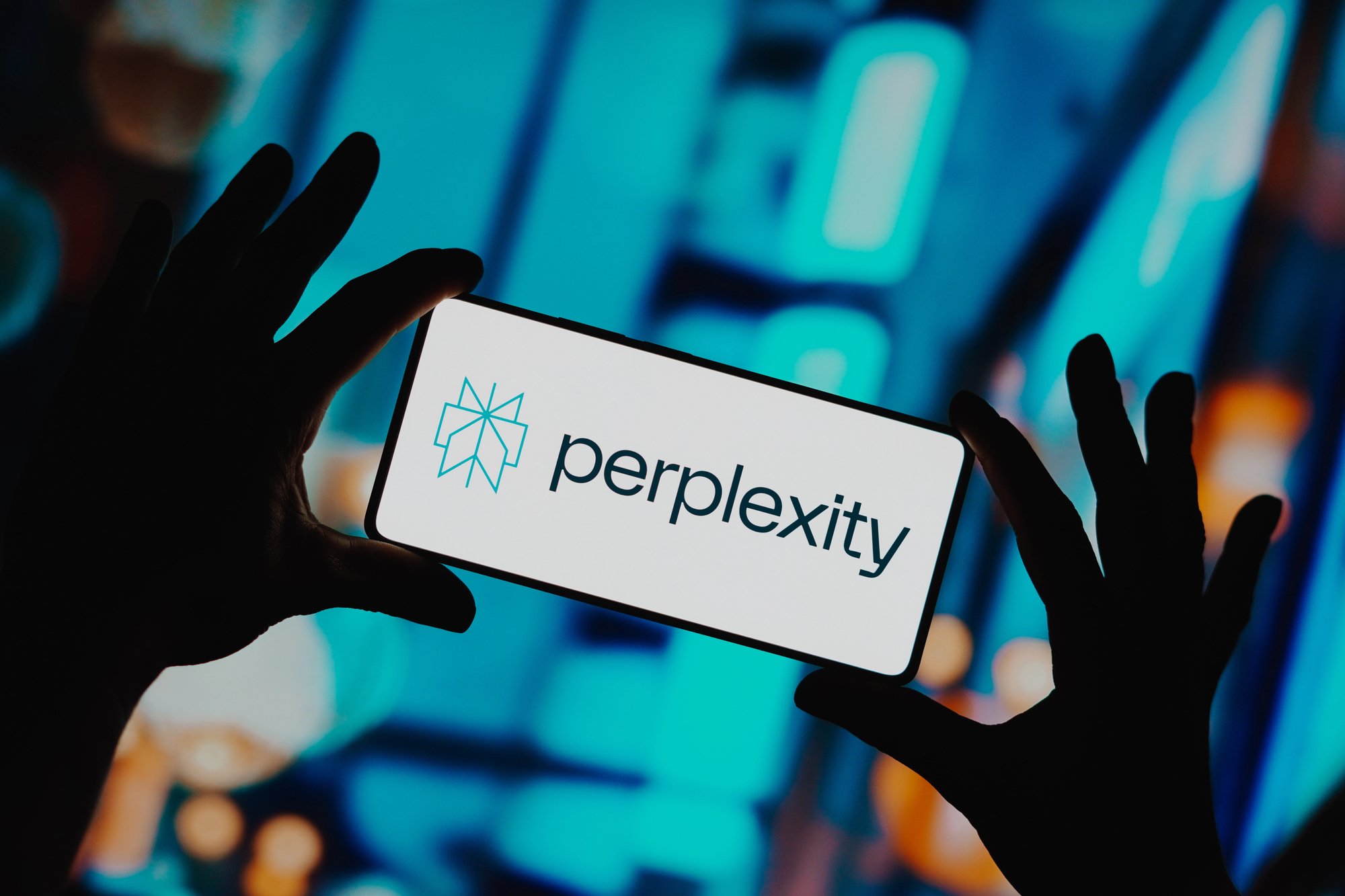 RazomUA - Samsung добавляет Perplexity AI в новые Galaxy: голосовой «Hey Plex» и что это означает для пользователя и связи в Украине