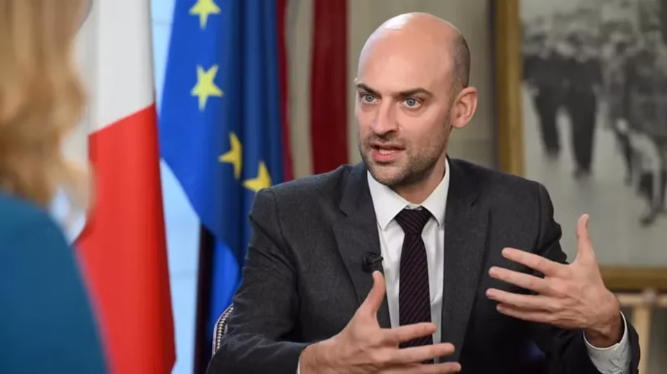 RazomUA - «Колоніальна одержимість Путіна нищить саму Росію»: Жан-Ноель Барро про те, чому Європа бере штурвал у свої руки