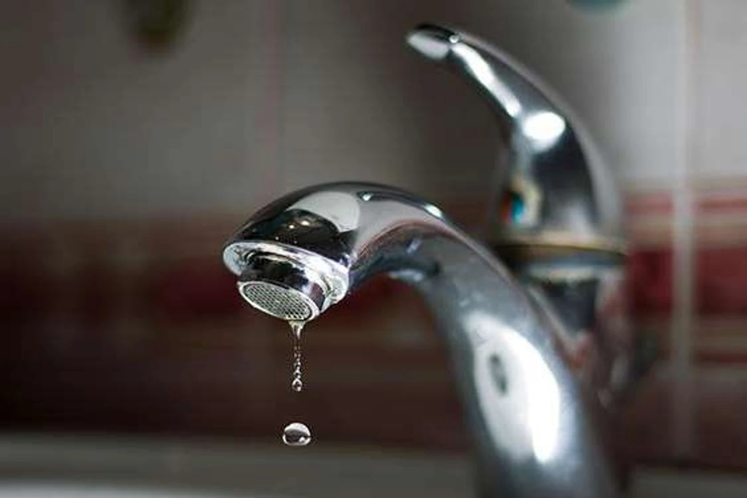 RazomUA - Une frappe russe nocturne sur Kyiv a entraîné une baisse de la pression de l'eau