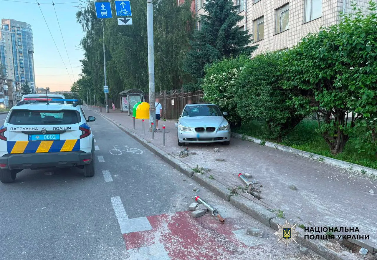 RazomUA - Печерськ: водій ВАЗ не пропустив BMW — загинув пішохід