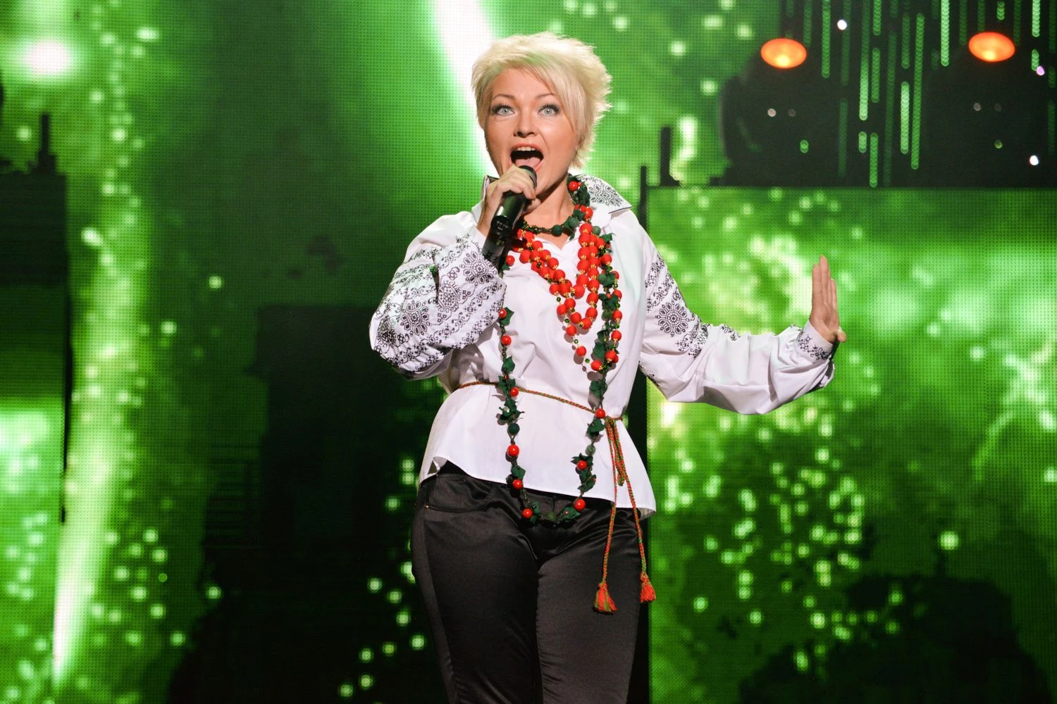 RazomUA - Oksana Pekun unveils "Vesno": Ukrainian melos in contemporary sound vying to be the season's soundtrack
