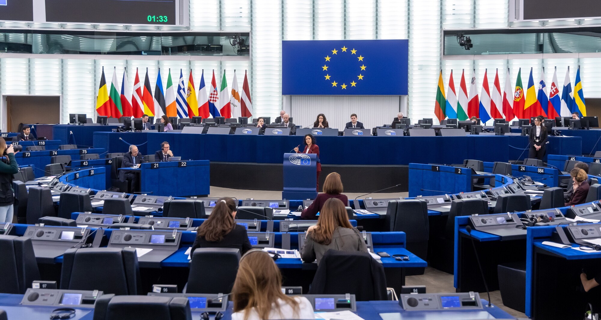 RazomUA - Европарламент отключил встроенный ИИ на рабочих гаджетах депутатов — шаг из‑за рисков кибербезопасности