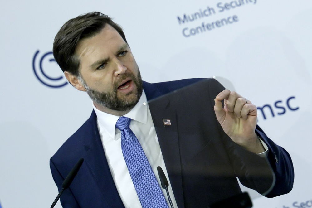 RazomUA - Путін пропонував, Іран не просив, Трамп проти: хто насправді запустив ідею передати уран Росії